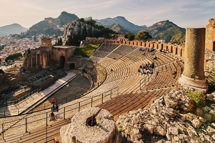 Parco archeologico di Taormina: salta l'ipotesi della &laquo;gestione autonoma dei biglietti&raquo;, proroga per la vecchia societ&agrave;