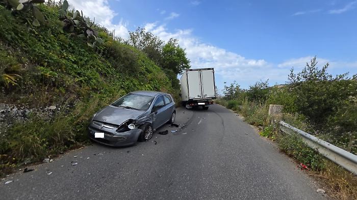 Incidente sulla Modica-Scicli, feriti lievi