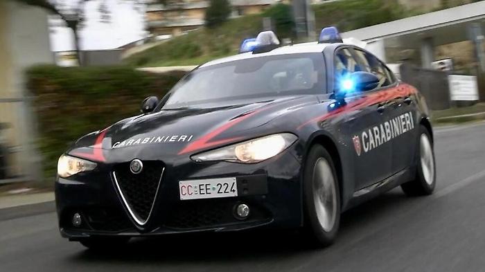 Furto e inseguimento nella notte ad Agrigento: braccato dai carabinieri, ladro fugge nei campi