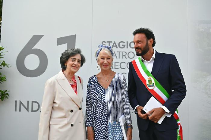 Helen Mirren al Teatro greco di  Siracusa per il debutto de "I Persiani"