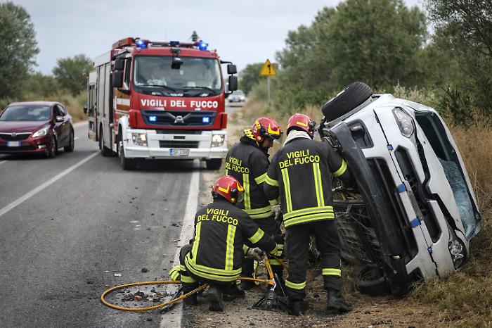 Violento incidente sulla provinciale per Punta Secca, scontro frontale tra due autovetture