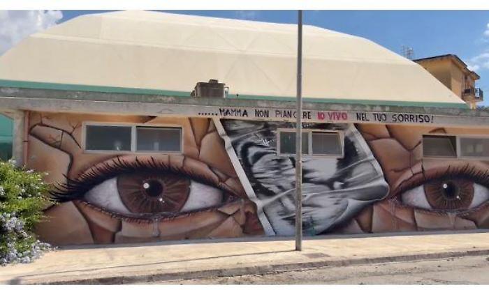 Modica, il murale che trasforma il dolore in un messaggio di speranza