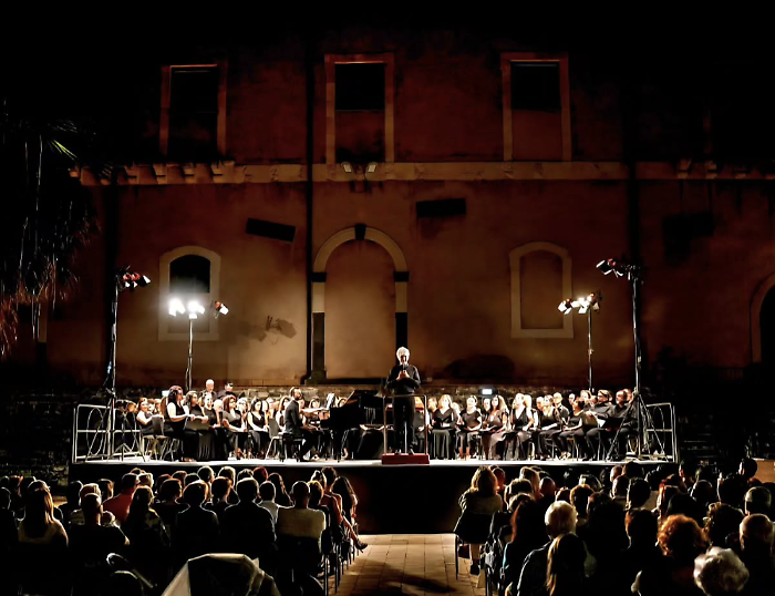 Chiaramonte, dai Beatles ai Queen con l'orchestra e il coro del teatro Massimo Bellini di Catania