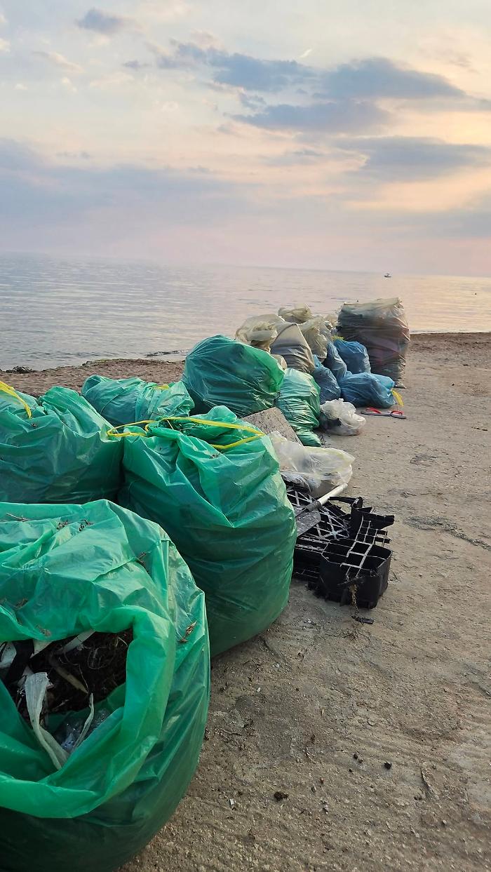 Scoglitti, Costa Fenicia ripulita dai cittadini volontari