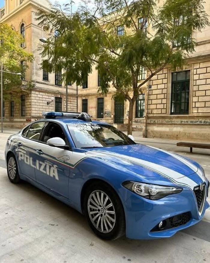 Vittoria, denunciati due giovani: portavano armi oggetti a offendere