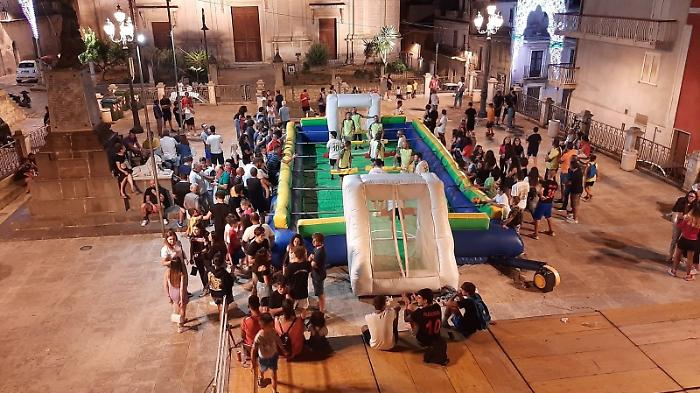 Il calcio balilla umano a Giarratana nei giorni della festa della Patrona