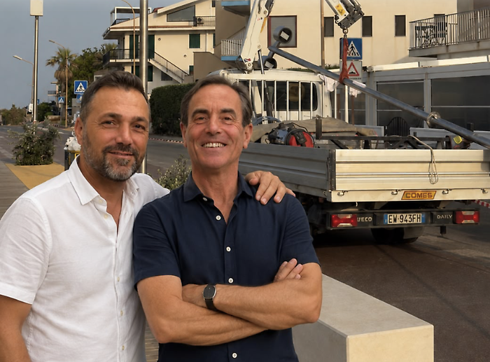 Marina di Ragusa, prelevati i campioni di pali e ringhiere al lungomare Bisani