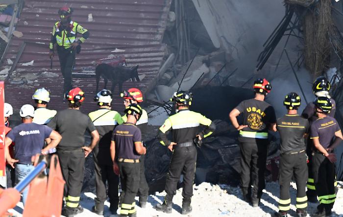 Crollo di Messina, i 34 "angeli" delle macerie addestrati per cercare di salvare le vittime degli &laquo;eventi estremi&raquo;