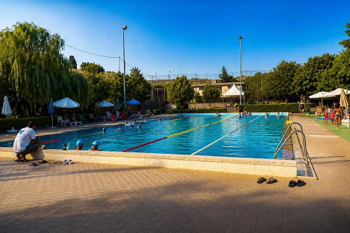Piscina comunale di Monterosso Almo, i gestori denunciano atti di vandalismo