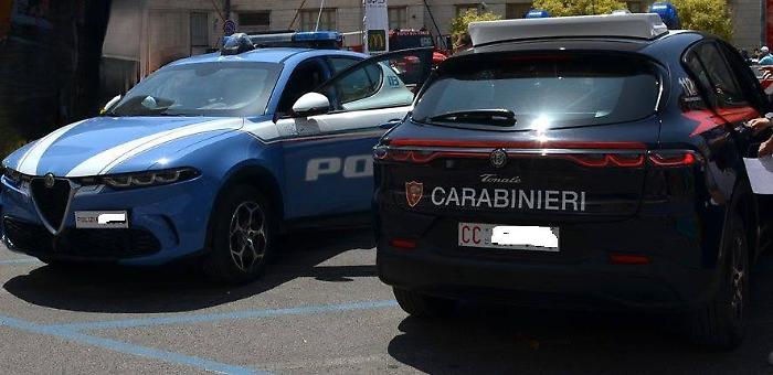 Vittoria: malmenano un 22enne e gli portano via i telefoni cellulari, arrestati 4 pregiudicati