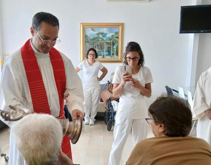 Ragusa, la reliquia del braccio di San Giovanni d&agrave; conforto agli anziani