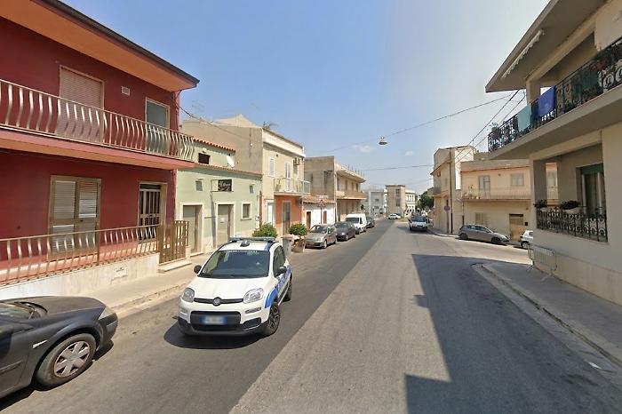Marina di Ragusa, fuga contromano di un automobilista: denunciato a piede libero e patente ritirata