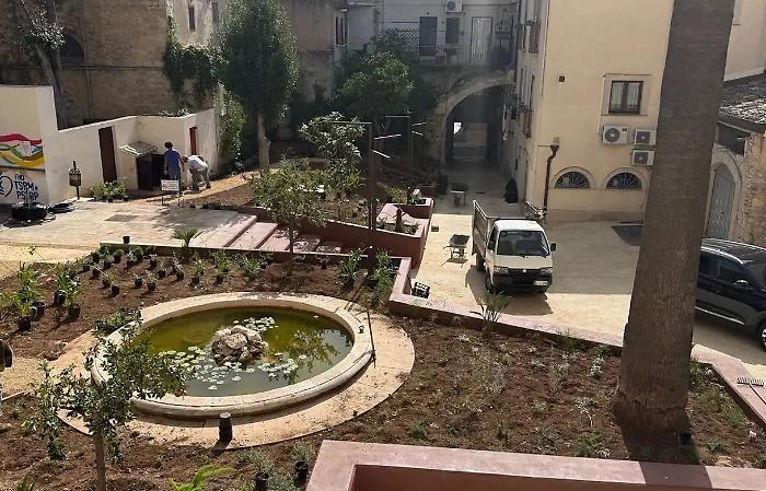 Ragusa, piazzetta Mons. Tidona cambia volto