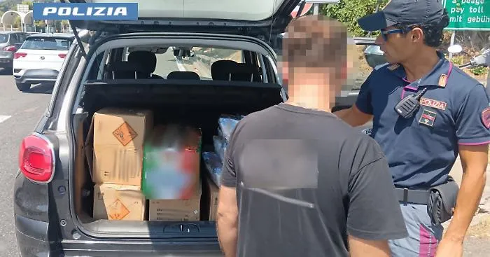 Aveva 191 chili di fuochi d'artificio in auto, denunciato