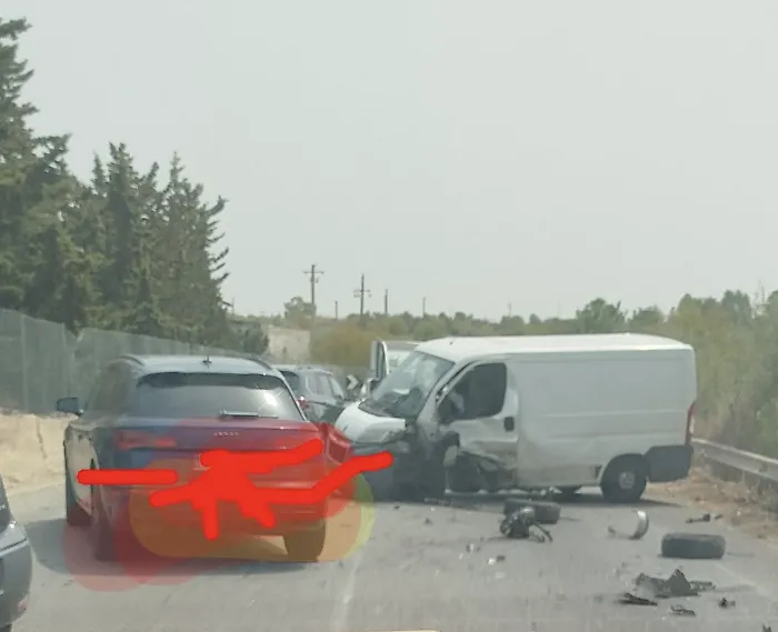 Grave incidente stradale sulla Vittoria-Santa Croce, sarebbero due i mezzi coinvolti