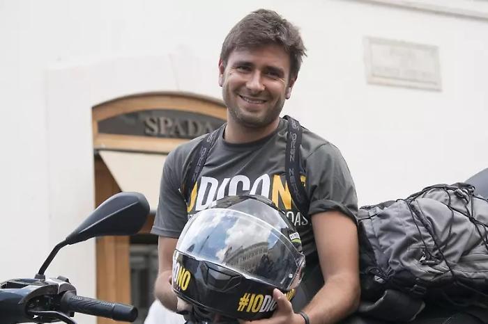 Ricovero a Cuba per Alessandro Di Battista: grande apprensione nel M5S 