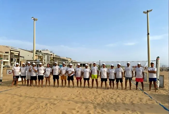 Commercialisti della provincia di Ragusa in spiaggia con il beach tennis