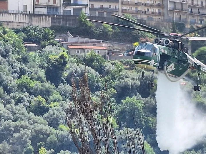 Chiaramonte Gulfi, ecco come &egrave; stato domato l'incendio alla forestale