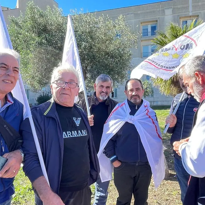 Sanit&agrave; per tutti a Comiso, i Cinque Stelle promuovono un sit in