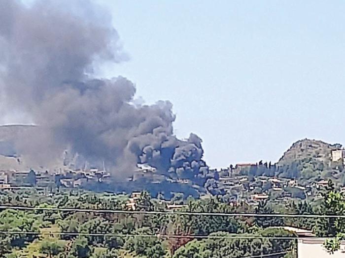 Bagheria, cumuli di rifiuti e roghi su monte Giancaldo: l'allarme dei cittadini per salute e sicurezza