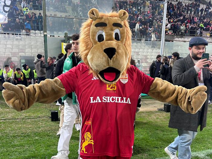 Diecimila in festa al San Filippo :«Il Messina tornerà grande». La festa per i 125 anni del Club