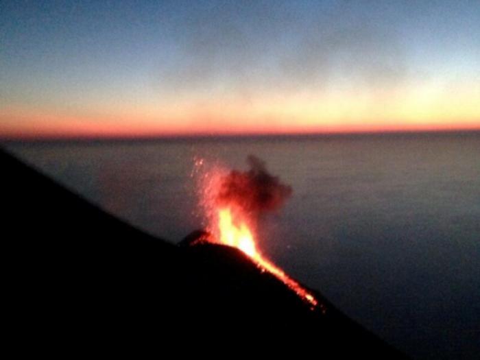 Stromboli, un brindisi tra i fuochi del vulcano