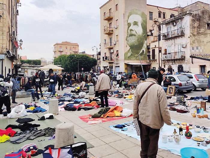 Il progetto Albergheria spaventa i mercatari: &laquo;Vogliono cancellarci&raquo;