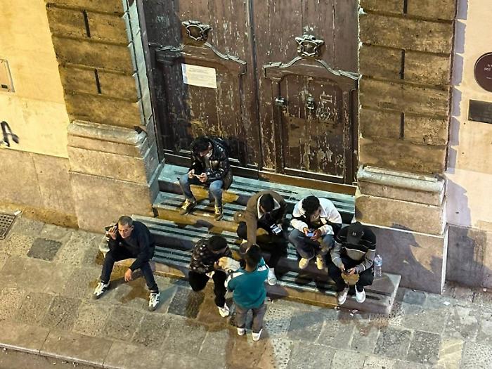 La cultura contro l'alcol, le risse, la paura: nasce un patto per rilanciare via Maqueda