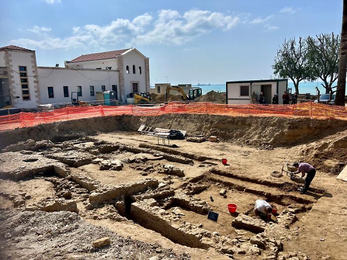 Gela, riemerge il quartiere greco dell'Orto Fontanelle: restauri, illuminazione e un antiquarium con oltre 4.000 reperti