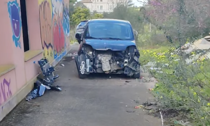 "Abbandono, illegalit&agrave; e silenzi: l'autoporto di Vittoria &egrave; un disastro"